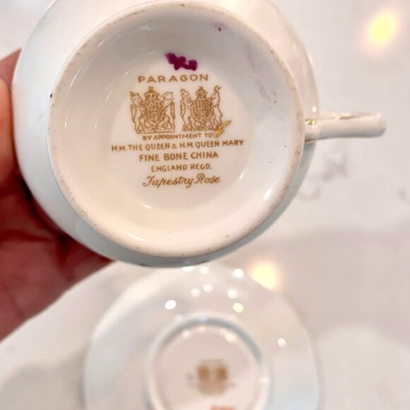 Vintage warranted Paragon “Tapestry Rose” teacup 🌺 - Picture 7 of 9